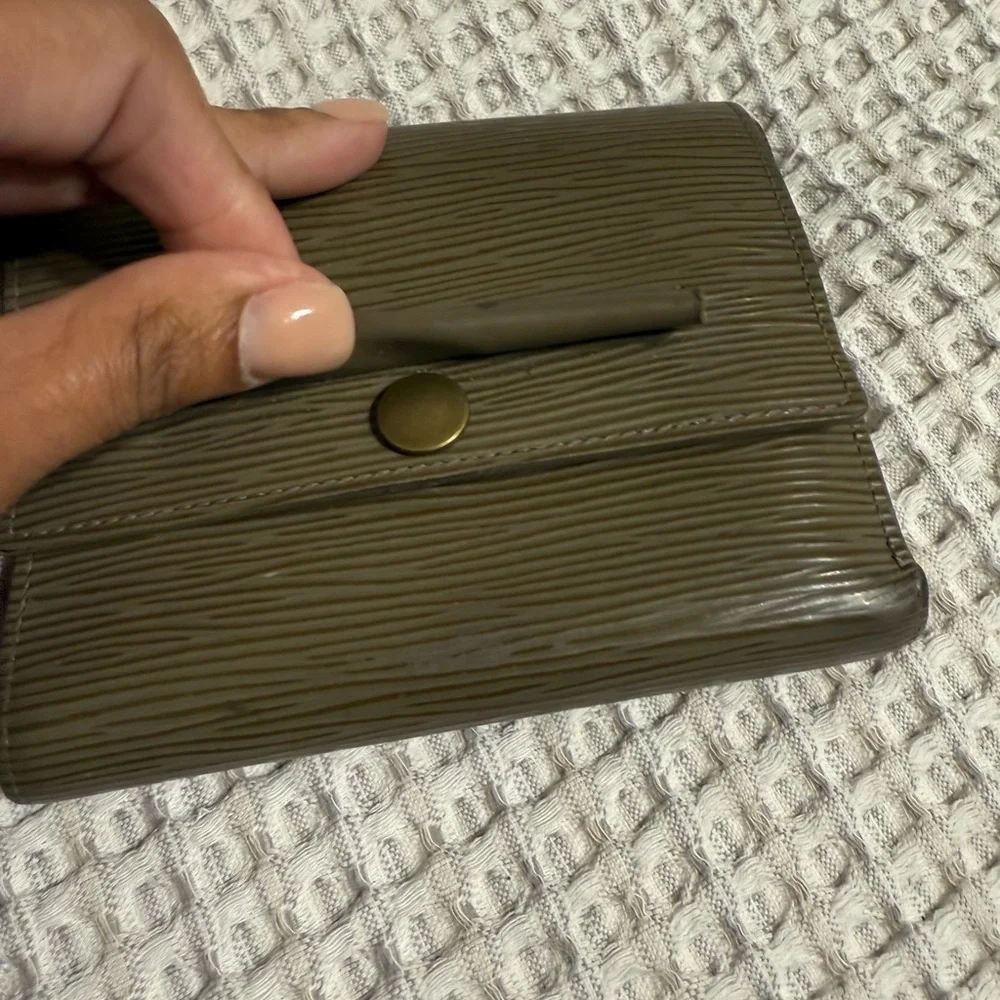 Louis Vuitton Epi Portefeuille Tri Fold